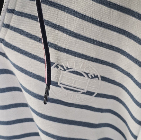 Tommy Hilfiger Hoodie Size Large - Picture 2 of 6